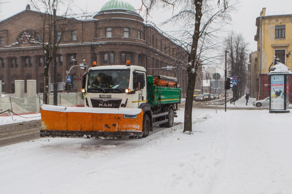 Kauno centre – kelininkų transporto ir BMW akistata