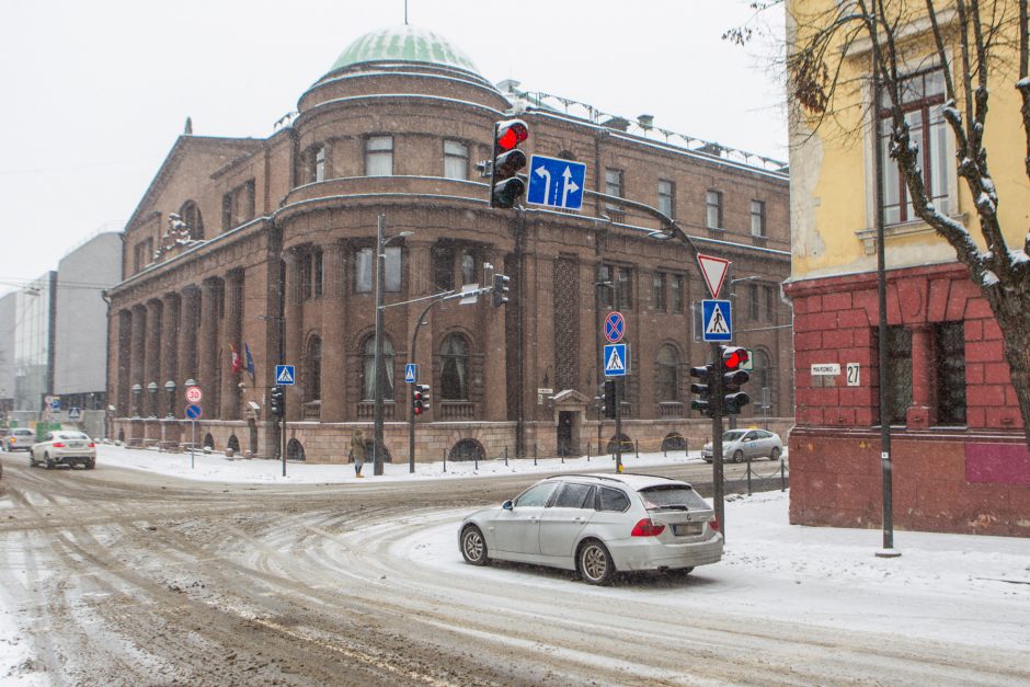 Kauno centre – kelininkų transporto ir BMW akistata