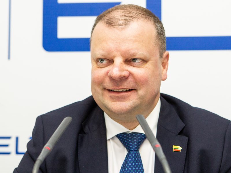 S. Skvernelis sako dar dvejojantis, ar likti premjeru