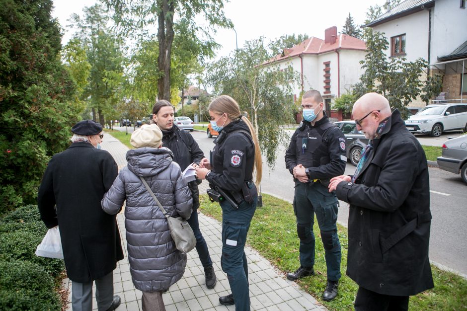 Žaliakalnyje toliau įžūliai naikinamas paveldo namas