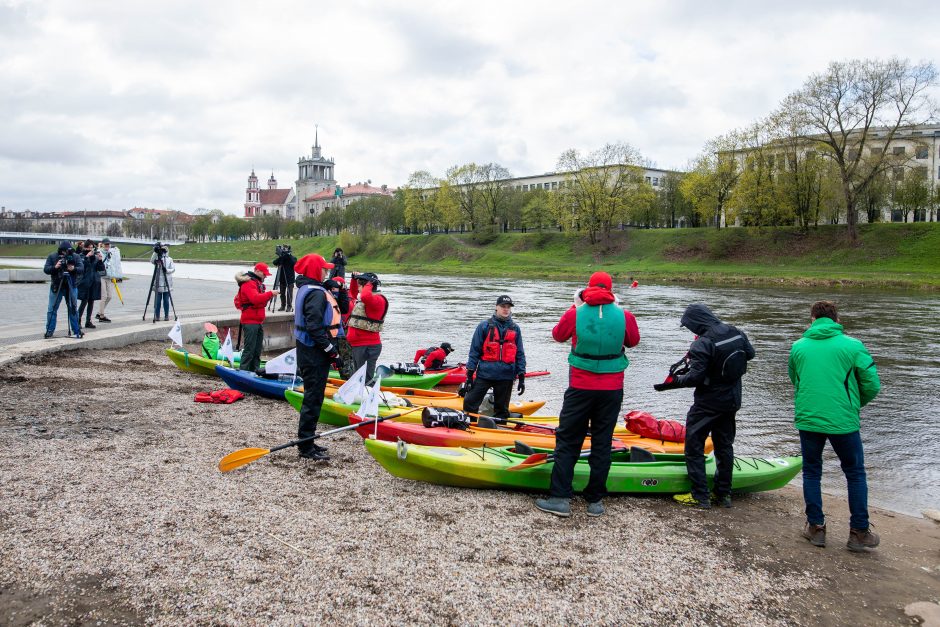 Dvylika savanorių baidarėmis keliaus iš Vilniaus į Nidą