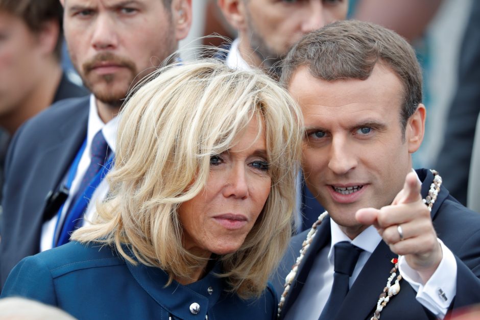 B. Macron suteiktos oficialios pareigos prezidentūroje