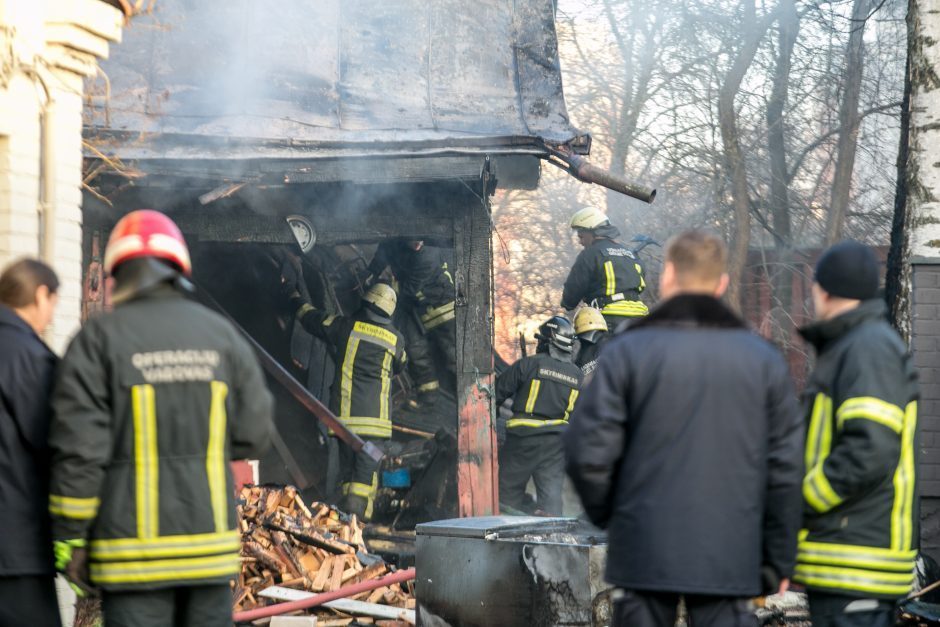 Mįslingas gaisras Kaune: degė pirtis, joje rastas sumuštas vyras