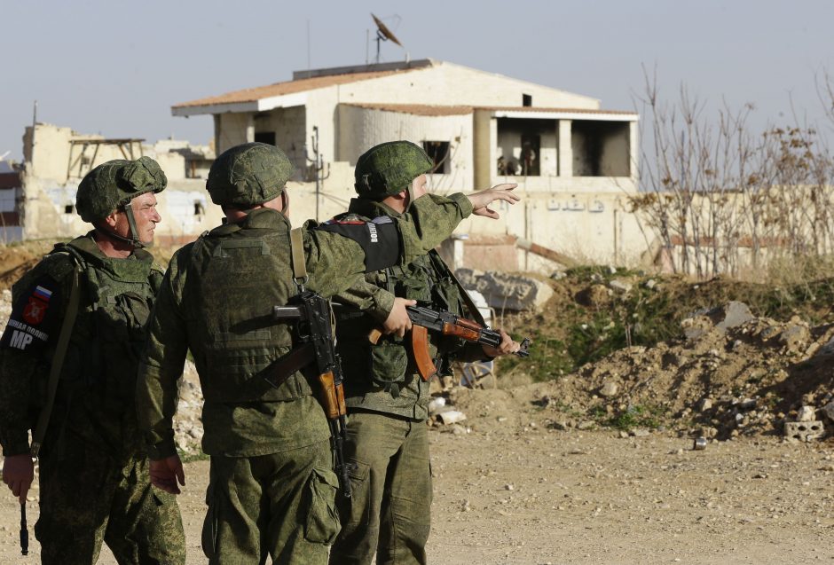 Rusija skelbia, kad Sirijoje žuvo trys jos kariai