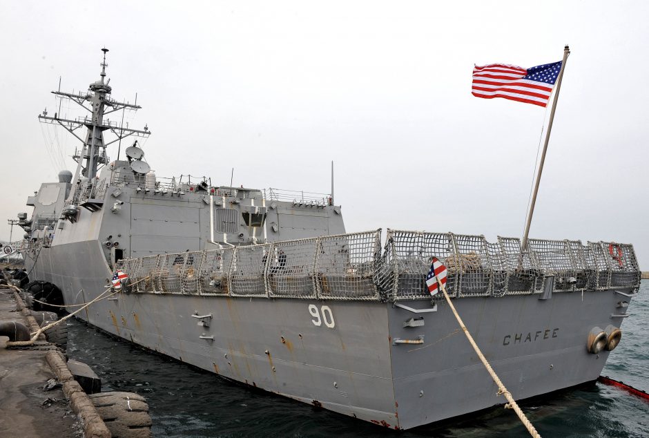Rusija teigia išvijusi iš savo vandenų amerikiečių karo laivą, Vašingtonas tai neigia