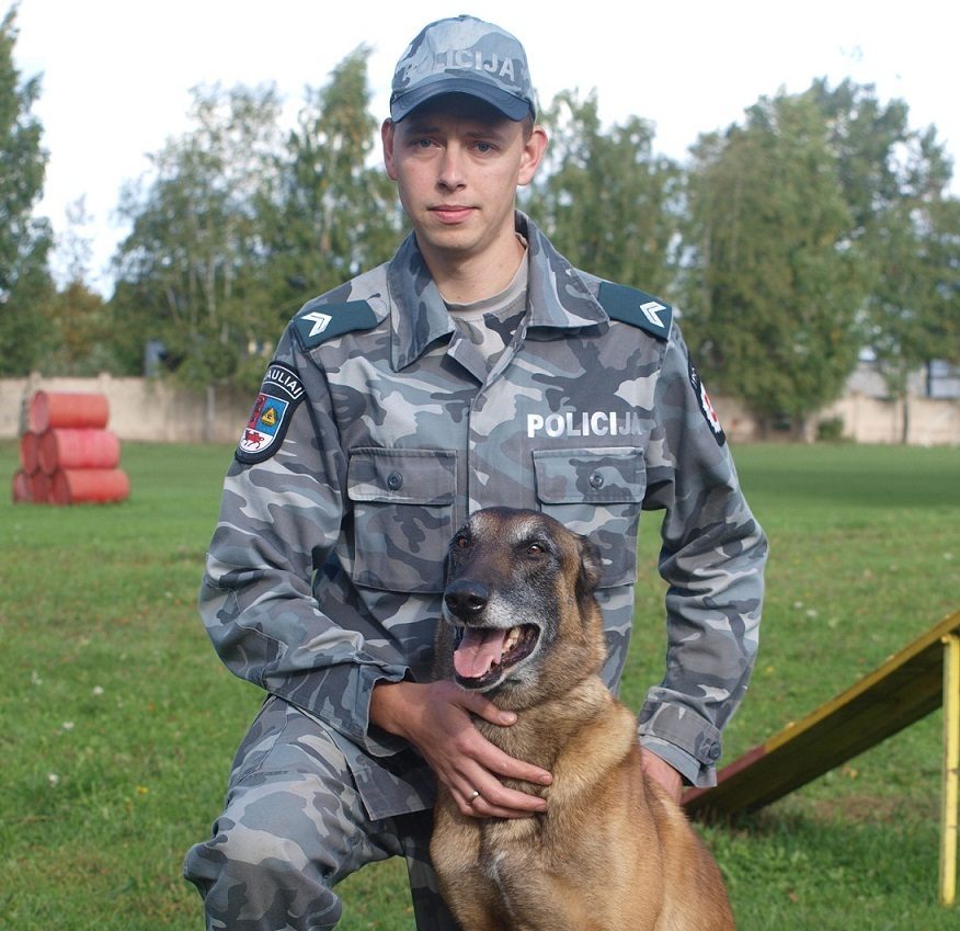 Moters žagintoją susekė policijos šuo