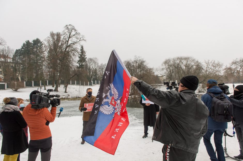 Po A. Navalno sulaikymo – piketas prie Rusijos ambasados Vilniuje