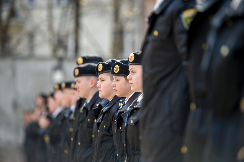 Kaune prezidentė priėmė šeštosios kadetų laidos priesaikas