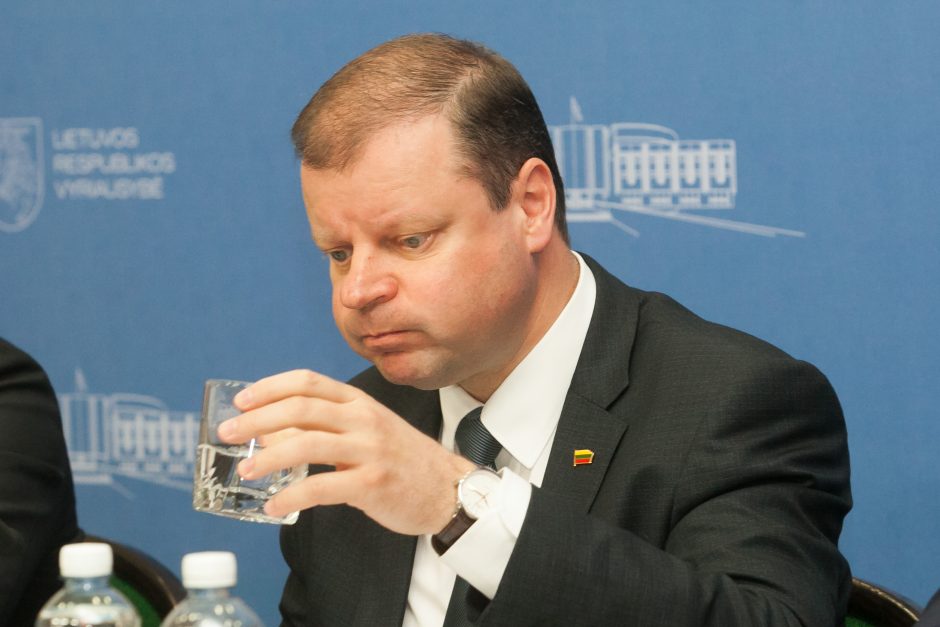 Į lietuvio paso idėją S. Skvernelis žiūri kritiškai?