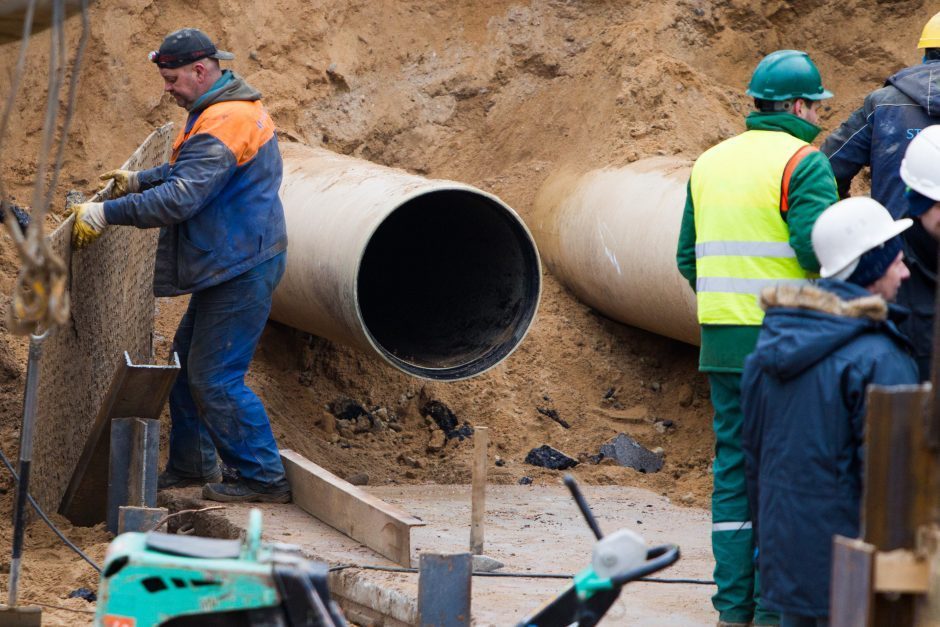 Seimas spręs, ar įpareigoti gyventojus jungtis prie vandens ir nuotekų tinklų