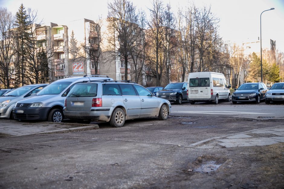 Naujos taisyklės kauniečiams – nė motais: kiemuose pagausėjo pažeidimų