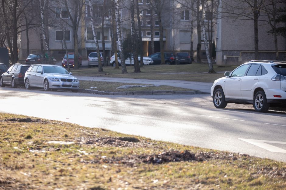 Naujos taisyklės kauniečiams – nė motais: kiemuose pagausėjo pažeidimų