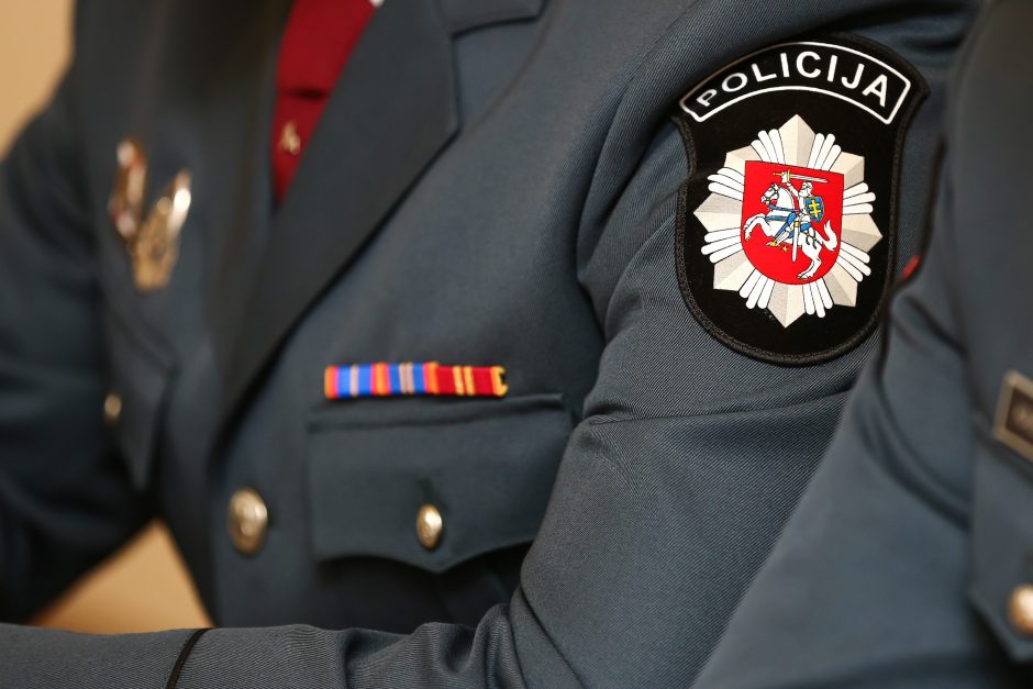 Tarnyba policijoje – yda, nuodėmė?