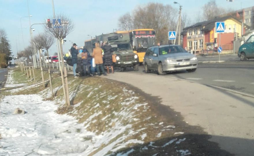 Garliavos pėsčiųjų perėjoje partrenktas mažametis