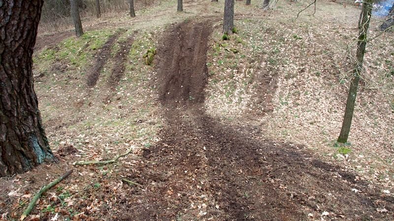 Keturračiai – XXI a. grėsmė piliakalniams