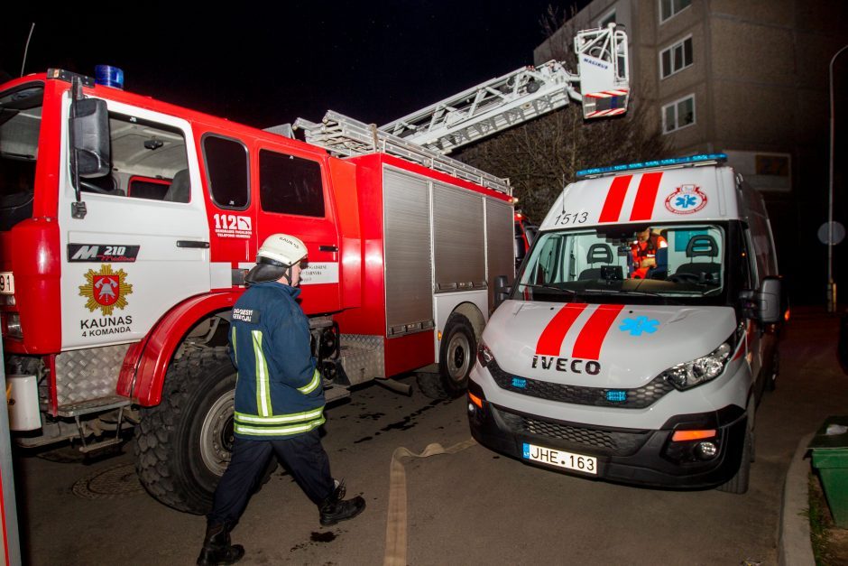 Naktį Kaune ir rajone siautėjo gaisrai: degė ir garažai, ir butai 