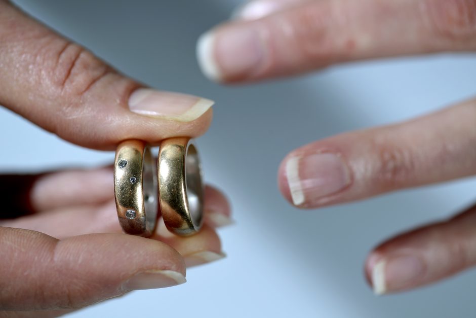 Niujorkietė sąvartyne rado savo netyčia išmestus vestuvinius žiedus