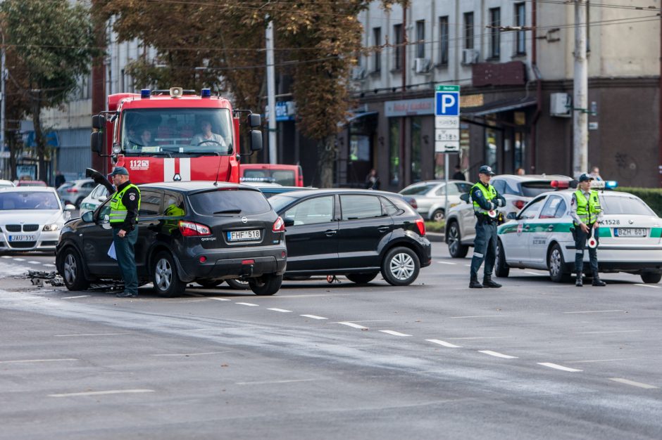 Avarija Savanorių ir Taikos prospektų sankryžoje