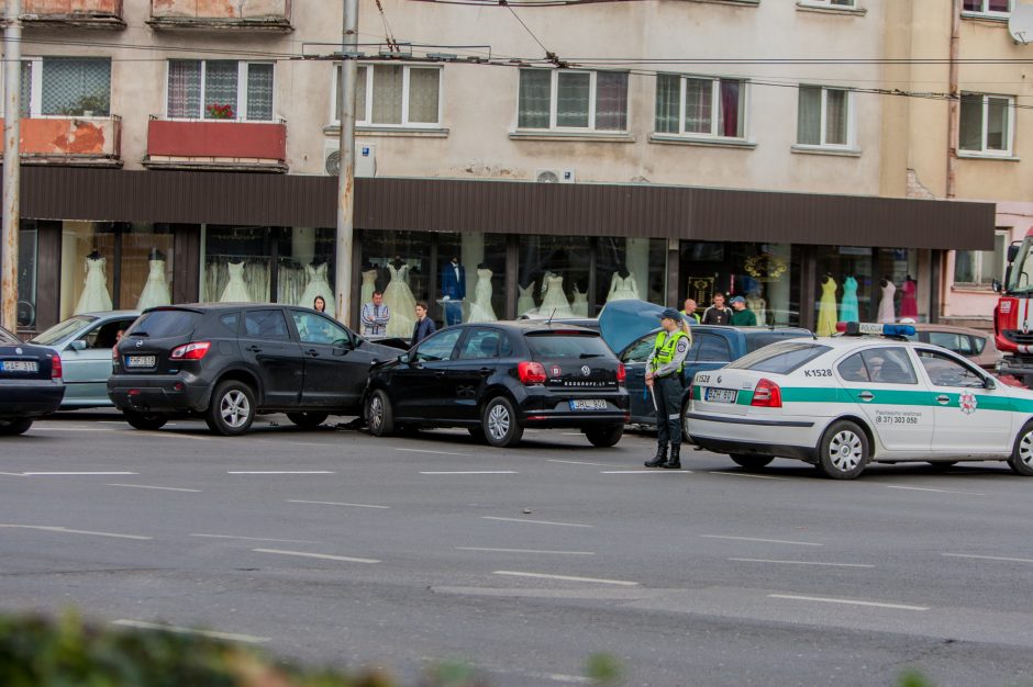 Avarija Savanorių ir Taikos prospektų sankryžoje