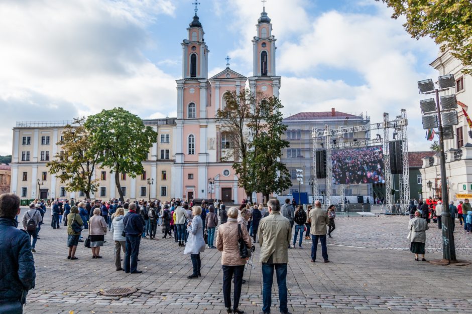 Šventasis Tėvas Kauno rotušės aikštėje