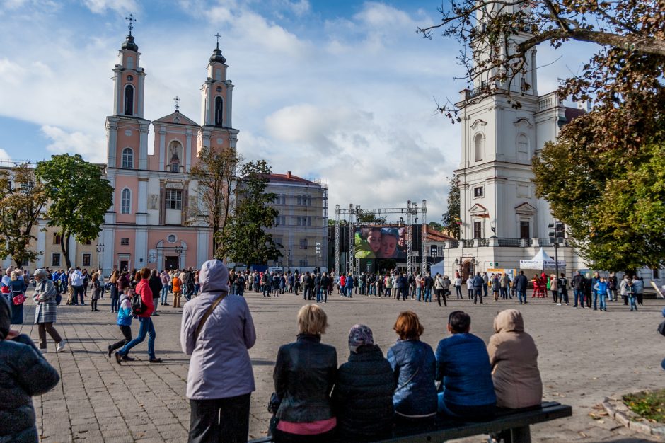 Šventasis Tėvas Kauno rotušės aikštėje