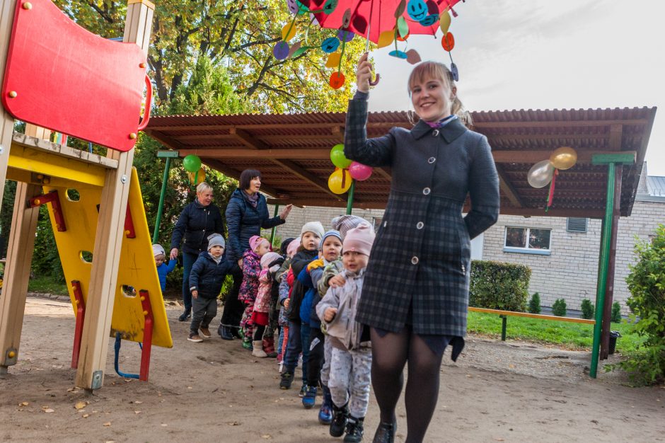 Mažieji kauniečiai Senamiestyje dovanojo šypsenas