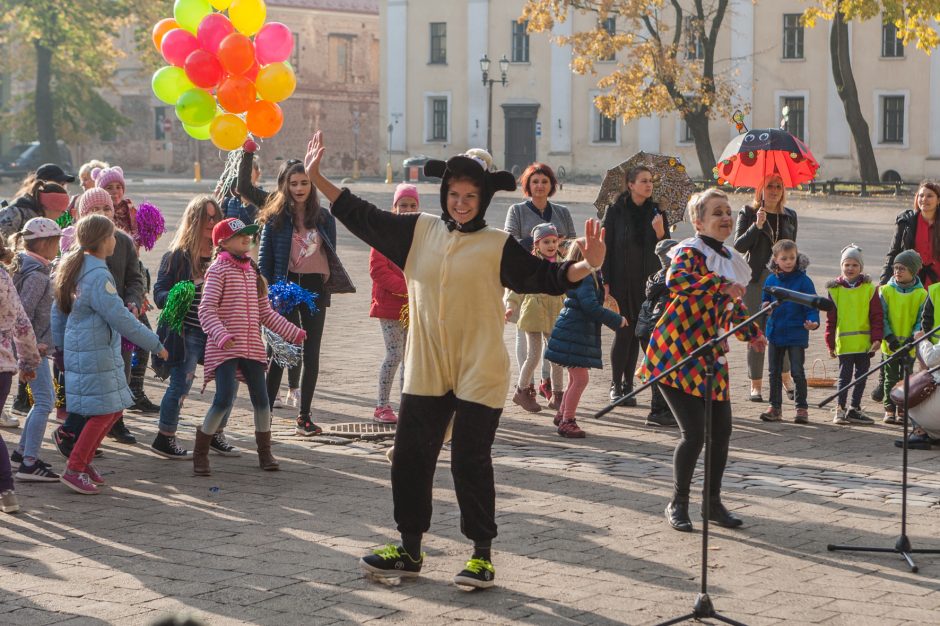 Mažieji kauniečiai Senamiestyje dovanojo šypsenas