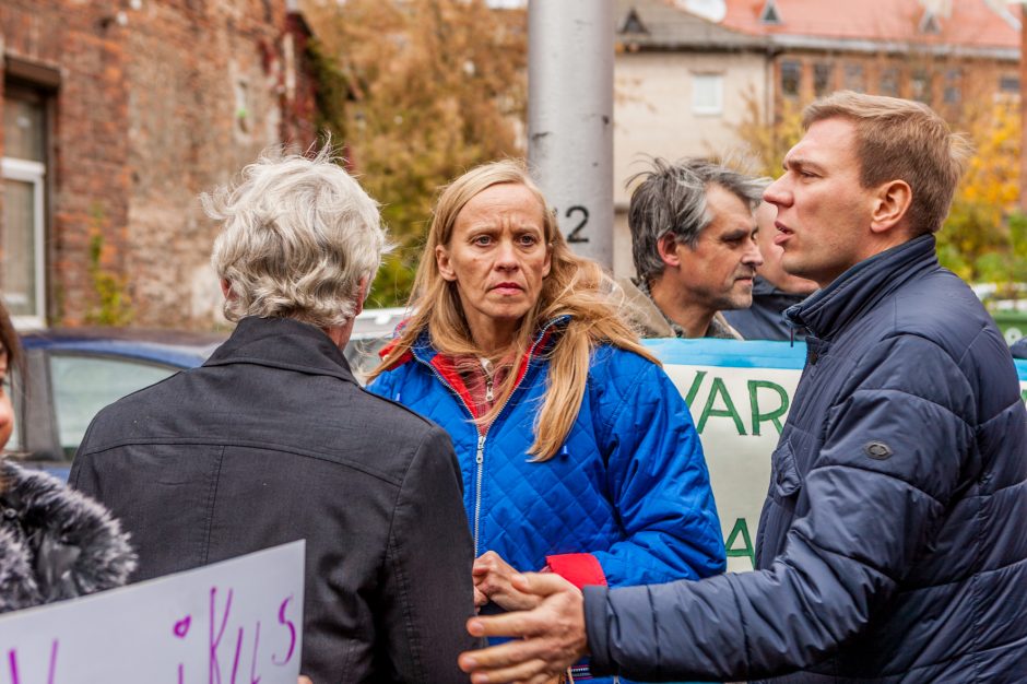 Skandalingoje vaikų paėmimo istorijoje – netikėtas posūkis: tėvui pareikšti įtarimai