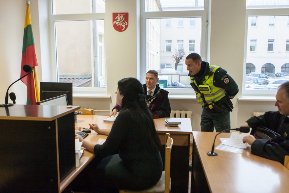 Sprogimais per masinius renginius grasinęs benamis laukia teismo verdikto