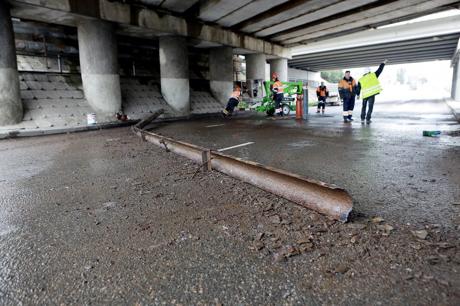 Grėsmingas Herkaus Manto gatvės viadukas laukia rekonstrukcijos