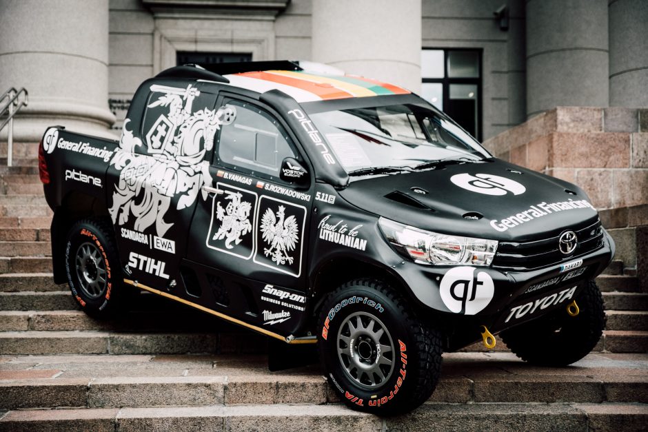 B. Vanagas pristato naują Dakaro automobilį