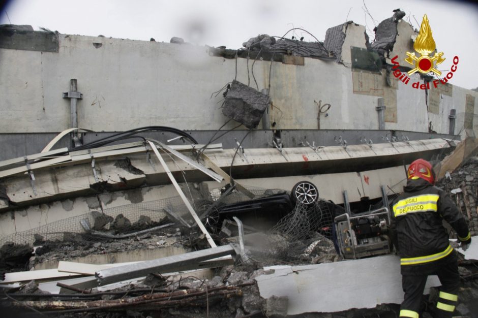 Po viaduko griūties Genujoje skelbia 12 mėnesių nepaprastąją padėtį