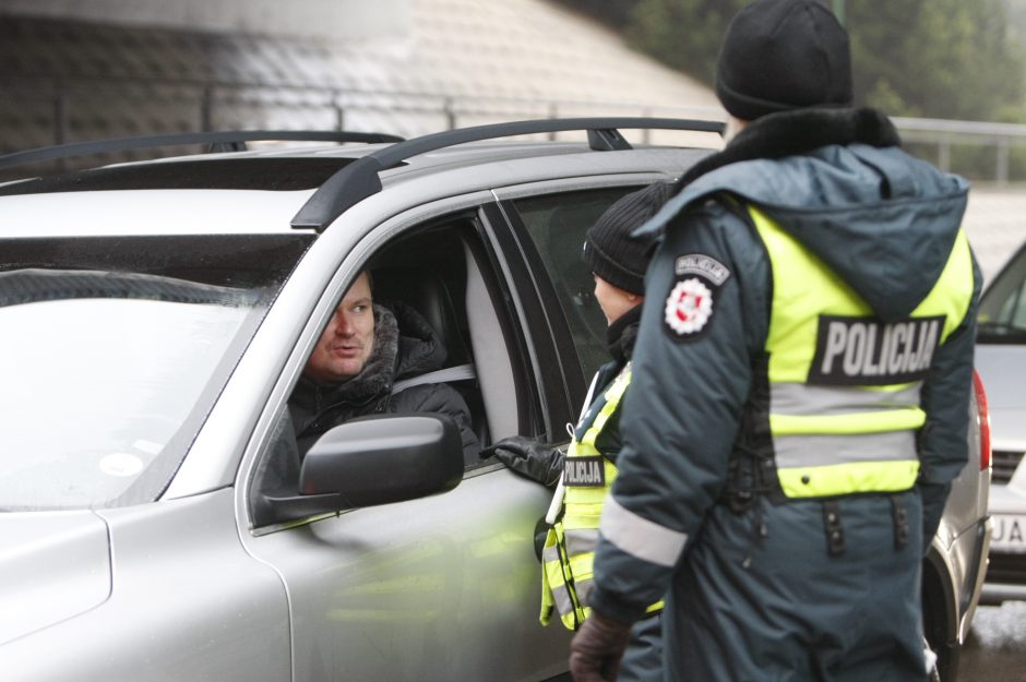 Nusikalstama saviveikla: ar policijos pareigūnai neviršija savo įgaliojimų?