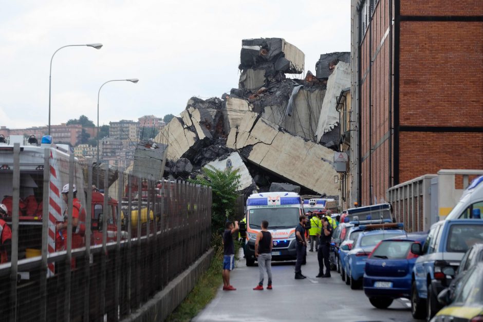 Po viaduko griūties Genujoje skelbia 12 mėnesių nepaprastąją padėtį