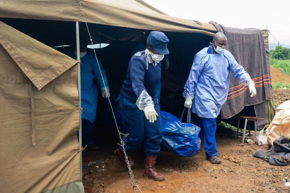 Iš užtvindytos Zimbabvės aukso kasyklos ištraukti 24 kūnai