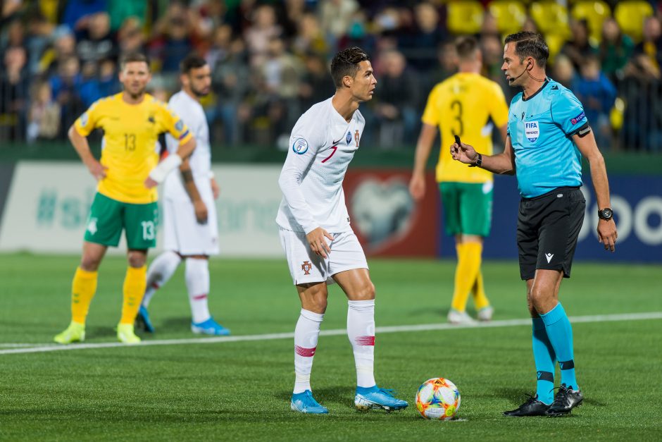 Futbolas: Lietuva – Portugalija 1:5