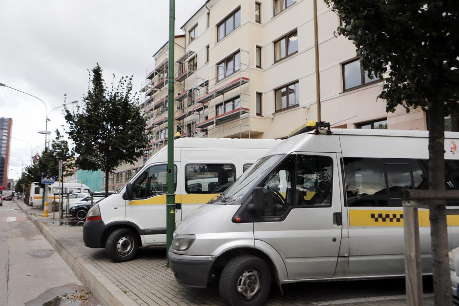 Į miestą laikinai sugrįš maršrutiniai taksi