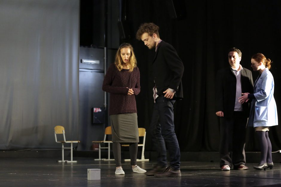 „Juoda dėžutė“: Klaipėdos dramos teatre statoma naujoji drama