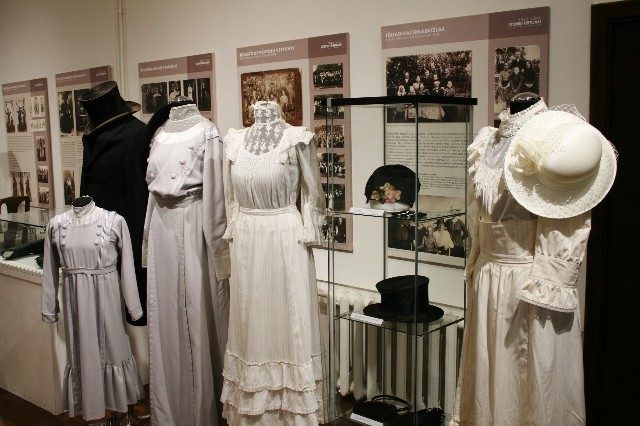 Naujoje muziejaus ekspozicijoje – lietuvininkų drabužiai ir aksesuarai
