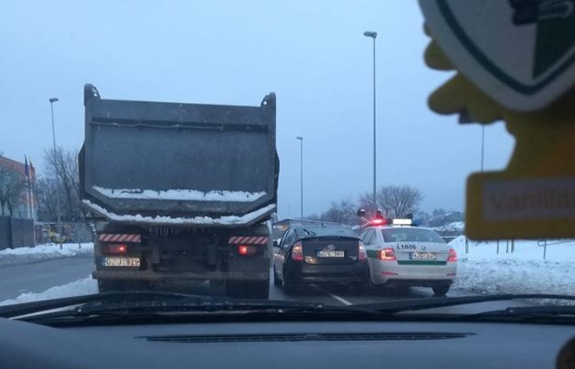 Klaipėdoje pasipylė avarijos: apgadinti net šeši automobiliai