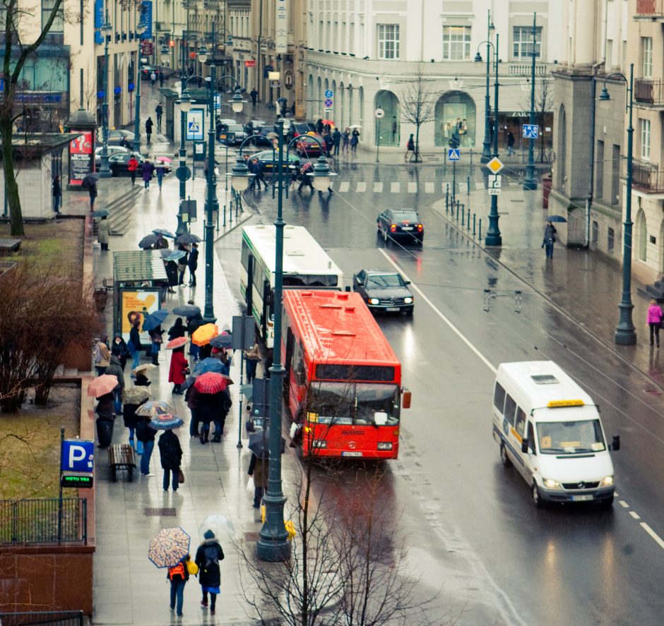 Vilniaus viešasis transportas bus nudažytas raudonai ir geltonai