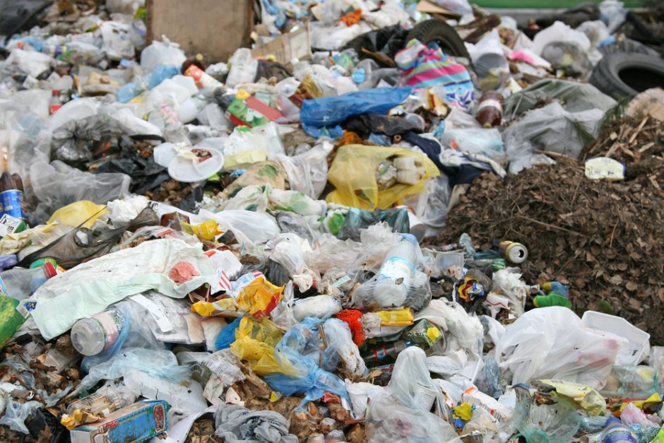 Aplinkosaugininkas: atliekų aikštelė Utenos rajone kelia grėsmę
