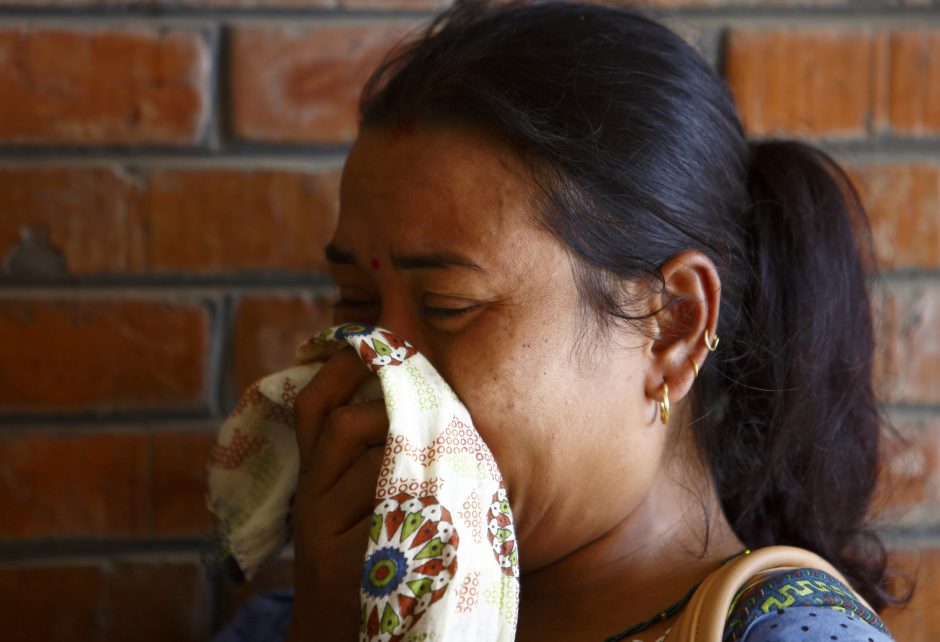 Indijoje sudužus maldininkų autobusui žuvo 20 žmonių, keturių tebeieškoma