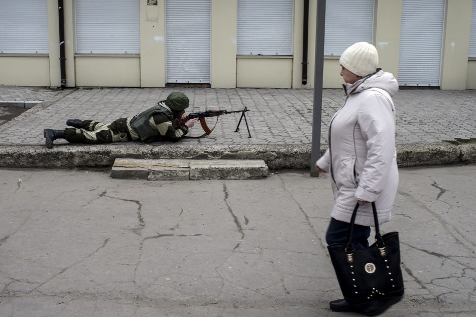 Politologas: Donbase dabar gyvena tik teroristai ir pensininkai, už ką gyvena – neaišku