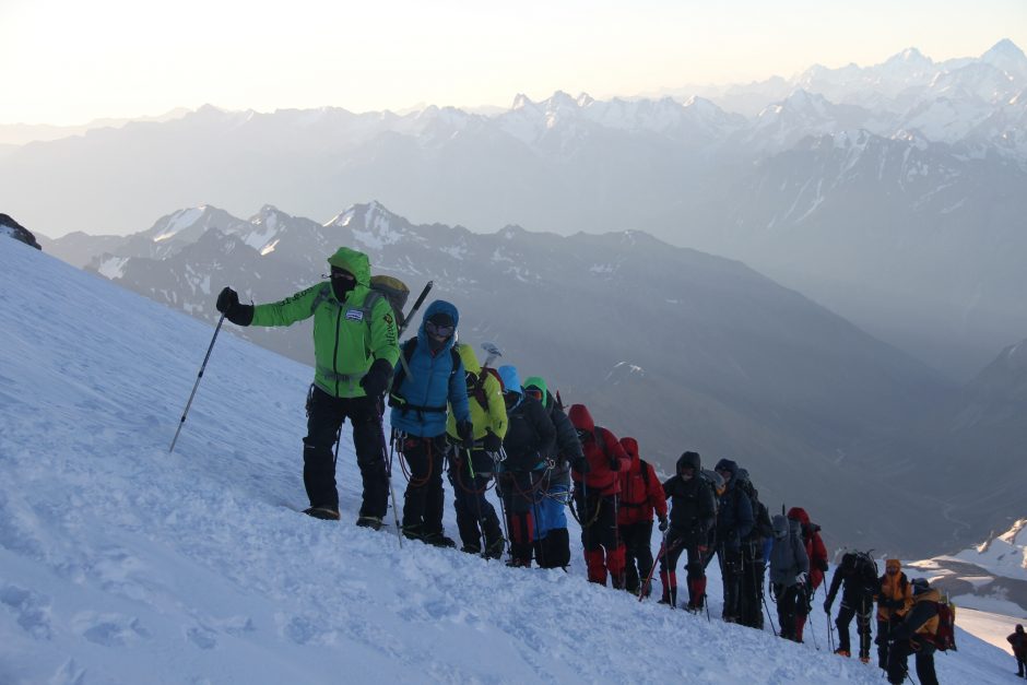 Ateikite išgirsti į Elbrusą įkopusių narsuolių įspūdžius