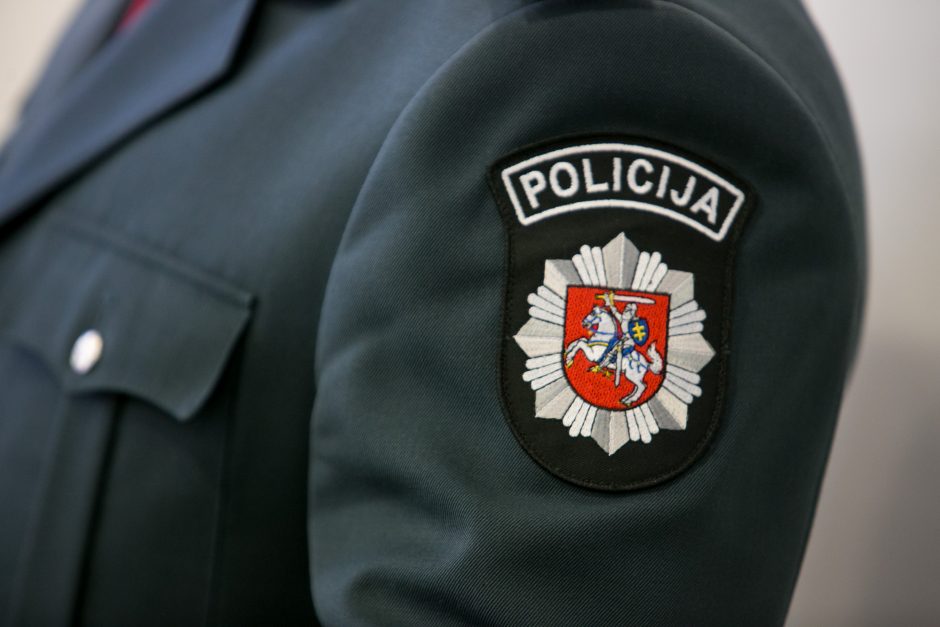 Kaune iš šešto aukšto iššoko policininkė