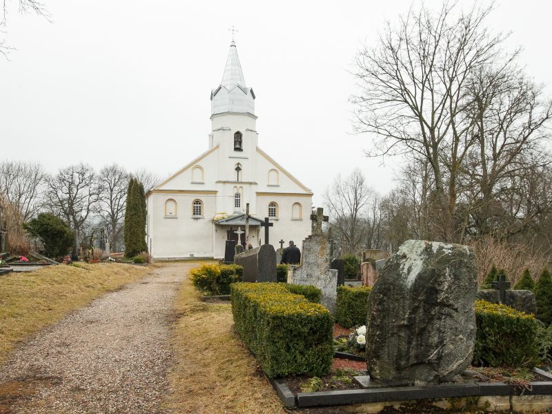 Ar slenkantis šlaitas nesugriaus bažnyčios?