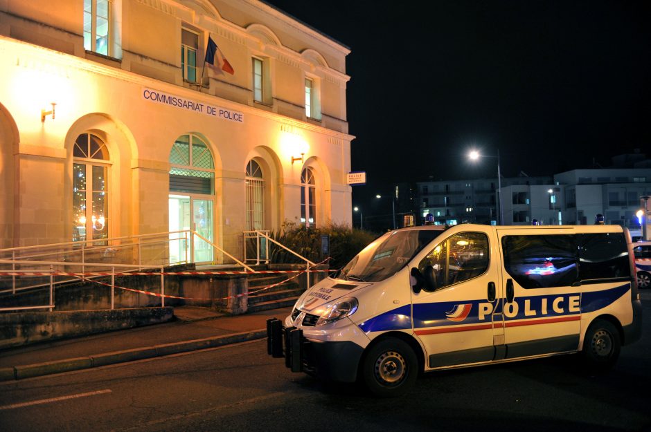 Prancūzų policija nušovė užpuoliką, kuris šaukė „Allahu Akbar“