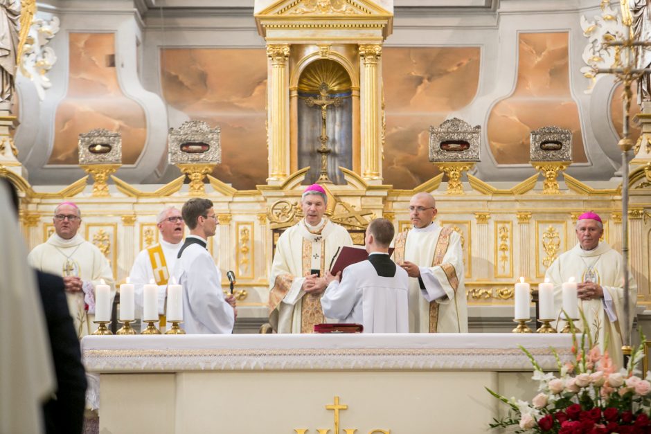 Kaune įšventintas naujas vyskupas A. Jurevičius