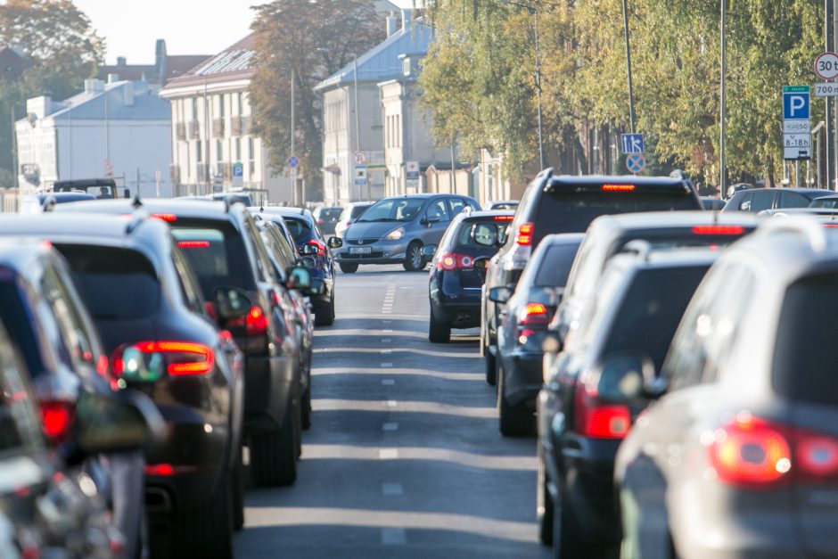 Policijos reidas Kaune: jei stabdytų visus pažeidėjus, nespėtų rašyti baudų